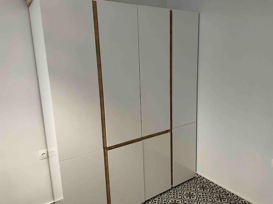 Family Apartment With Private Yard Next To Agios Dimitrios Church Солун Екстериор снимка
